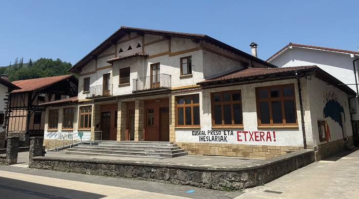 Goizuetako eskola zaharren eraikina birgaitzeko lanak irailean hasiko dituzte