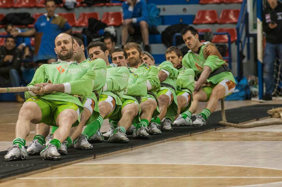 640 kiloko Euskadiko sokatira txapelketan ere indartsu hasi dira Beti Gazteko mutilak