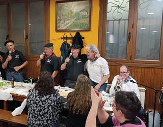 Sunbillako kantu zaharren bazkarirako txartelak salgai paratuko dituzte larunbat honetan