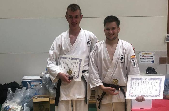 Baztandarrak Japonian jokatu den Munduko Kenpo Kai Txapelketako podiumean