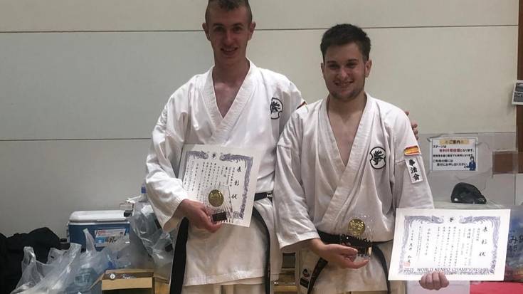 Baztandarrak Japonian jokatu den Munduko Kenpo Kai Txapelketako podiumean