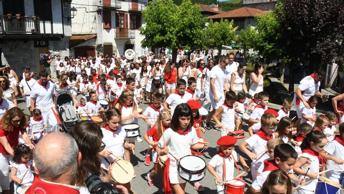 [ARGAZKIAK] Lehertu da besta Lesakan