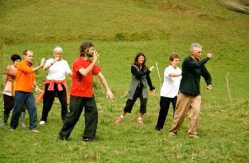 Tai Chi, natura, sormena eta clown lantzeko ikastaroak antolatu ditu Uhartean antzerki eskolak