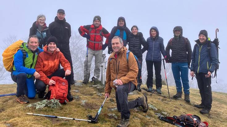 [ARGAZKIAK] Urteko lehenbiziko itzulia osatu dute Mendibil mendi taldekoek