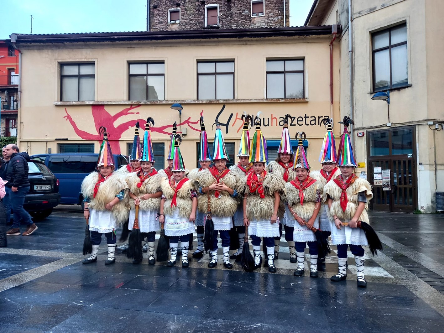 Joaldunak harat-honatean dabiltza eguberrietan