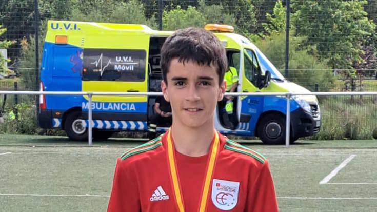 Oihan Telletxea futbolari igantziarra 14 urtez beheitiko Espainiako txapeldun suertatu da Euskadiko selekzioarekin