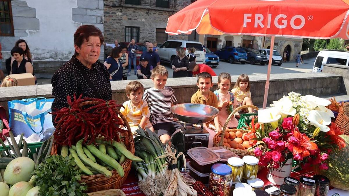 Mendialdeko azoka ibiltaria eta Txondor eguna ospatu dute gaur Goizuetan