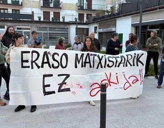 Basauriko hilketa matxista salatzeko elkarretaratzea egin dute Beran