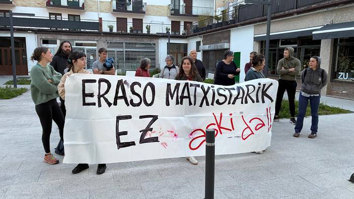 Basauriko hilketa matxista salatzeko elkarretaratzea egin dute Beran