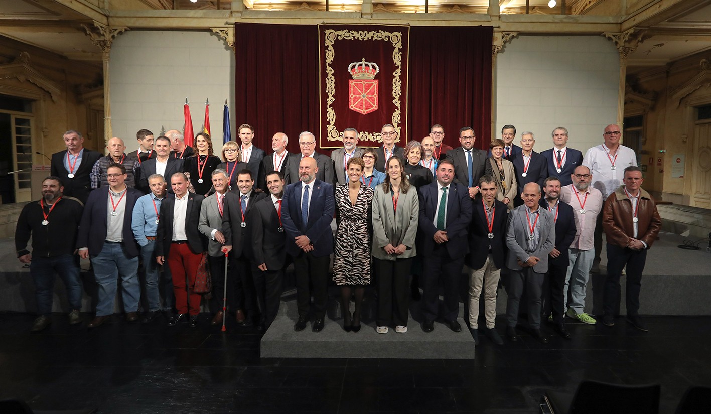 Nafarroako Gobernuaren Kirol Merituaren zilarrezko domina hartu du Mikel Nievek