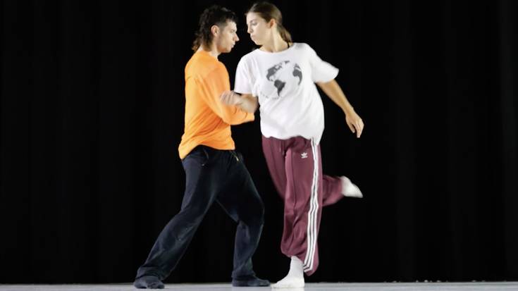 Erain dantza konpainiaren ‘Sin fichero adjunto’ ikusgai izanen dute Lesakan igandean