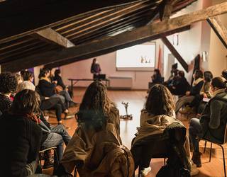 Martxoaren 7ko emakume afarirako txartelak salgai paratu ditu Xulufrinak Lesakako Sare Feministak