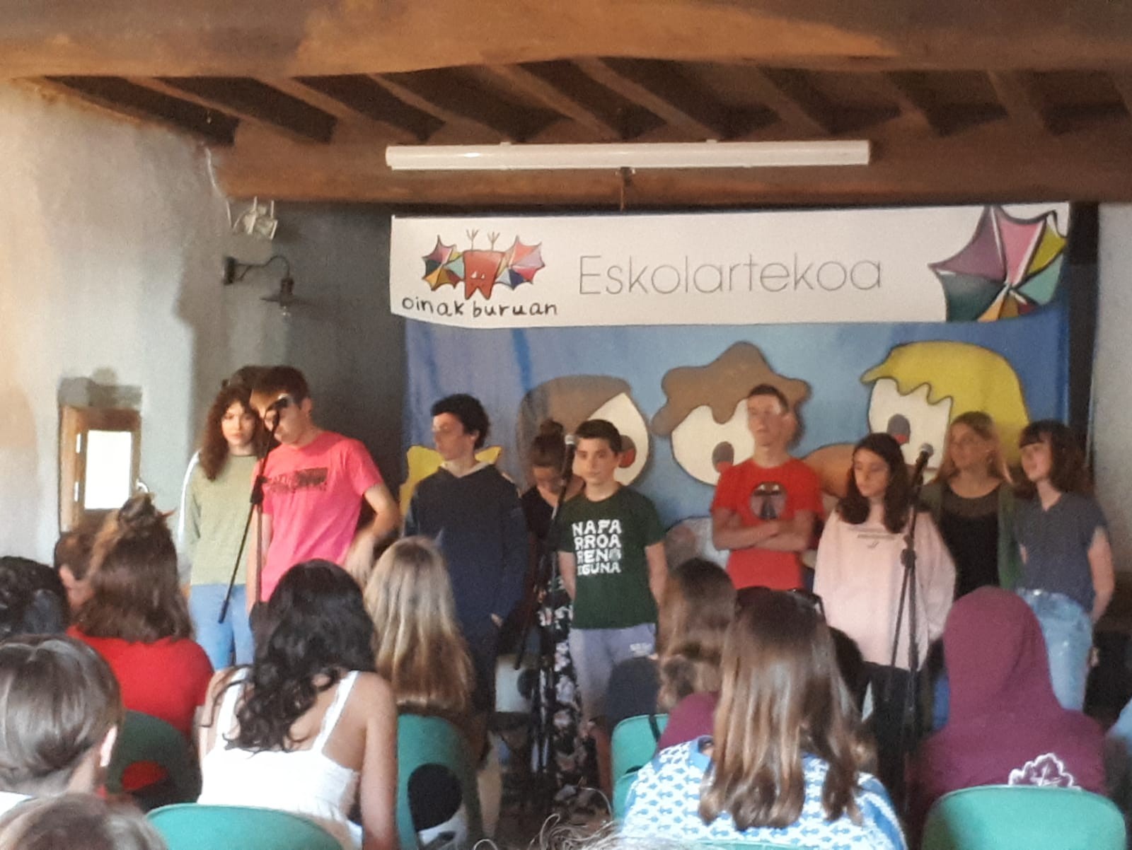 Laida Etxeberri eta Haira Aizpurua saratarrek Iparraldeko Bertsolari Gazteen Txapelketako finalerdietarako txartela eskuratu dute