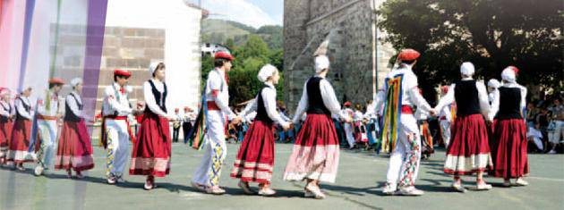 Baigorriko Arrola dantza taldearen 70. urteurrena ospatuko dute larunbatean 