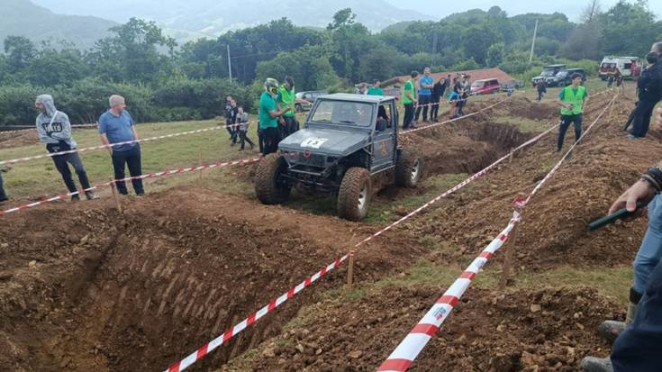 [ARGAZKIAK] 4x4 autoen ikuskizuna egin dute Beran