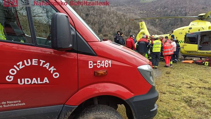 Goizuetan ibilgailuarekin pistatik atera eta amildutako emakumea zauri larriekin Donostiako Ospitalera eraman zuten helikopteroan