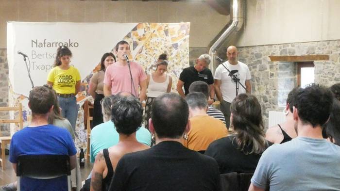 Eskualdeko hiru bertsolari sailkatu dira Nafarroako Bertsolari Txapelketara