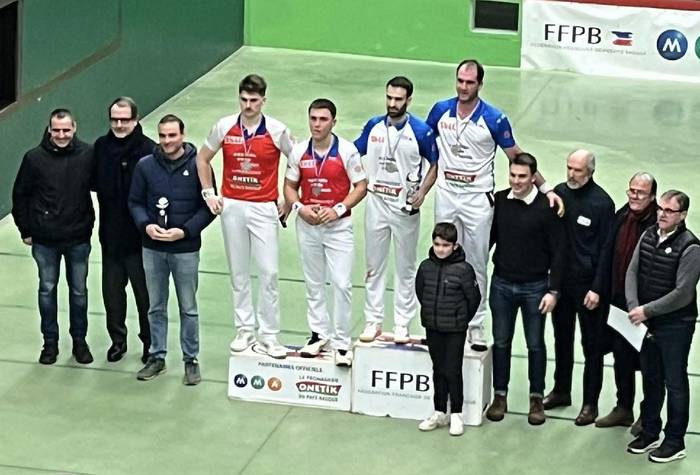 Sarako Izarrako Larretxea eta Etxeberri txapeldunorde izan dira trinketeko esku huskako Frantziako txapelketan