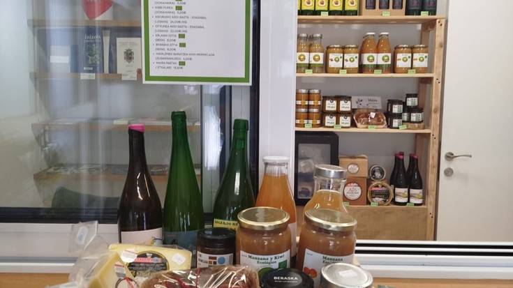 Eskualdeko produktuen txokoa paratu dute Berako Turismo Bulegoan