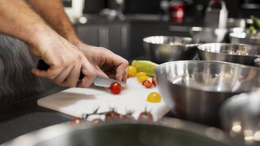 Leitzako Erleta eskolako sukaldean aritzeko sukaldaria behar dute
