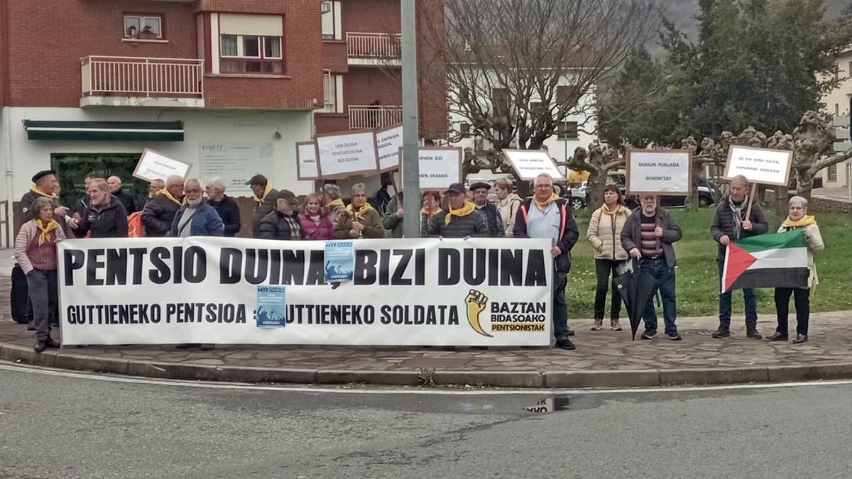 Pentsiodunak karrikara atera dira hilabete honetan ere