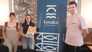 'Ipuin ibilbideak' proiektua prestatu dute Lesakan haur eta nerabeei begira