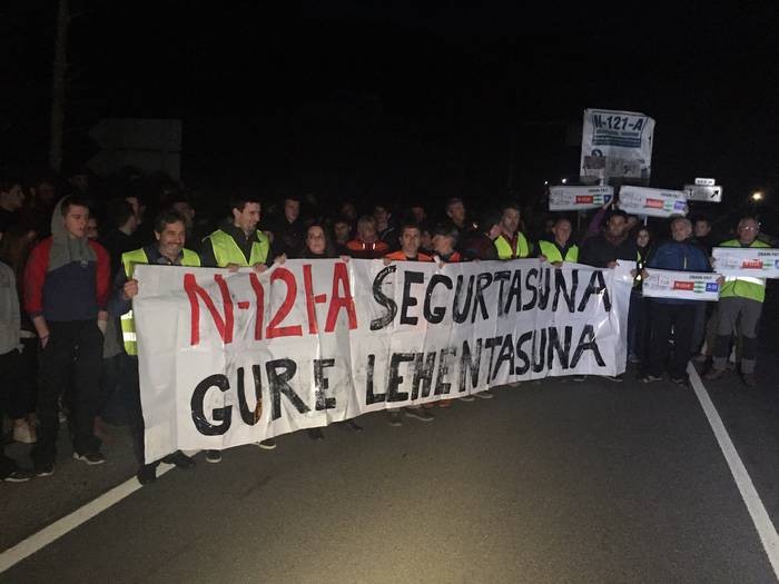 N-121-A errepidean Uharten egitekoa zen protesta bertan behera utzi dute