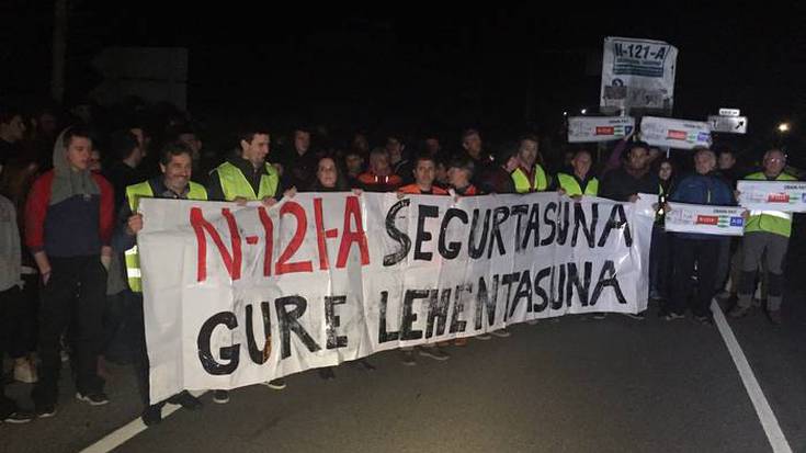 N-121-A errepidean Uharten egitekoa zen protesta bertan behera utzi dute
