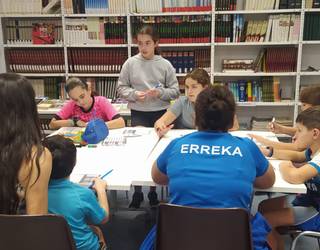 'Sei hilabete, sei erronka' proiektua aurkeztu dute Donezteben