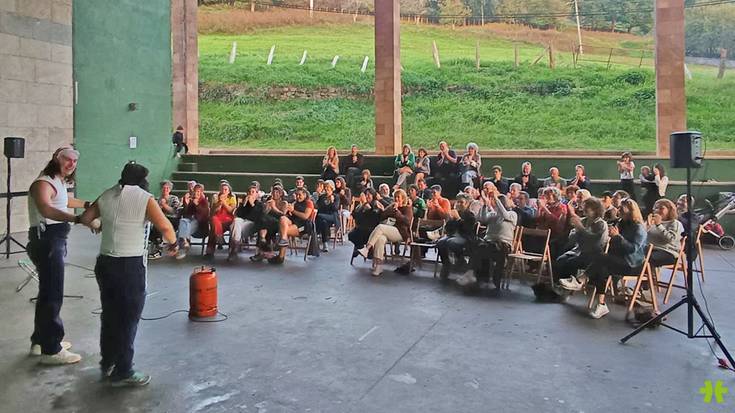 Tarte atsegina pasatu dute donamariarrek aranburugoitarrekin