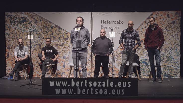 Nafarroako eta Arabako bertsolari txapelketatako finalaurrekoak eskainiko dituzte ETBko Hitzetik hortzera saioan