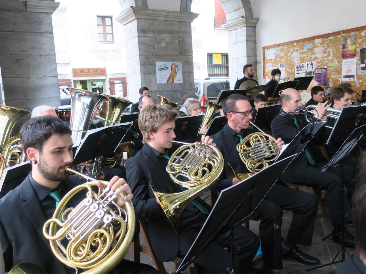 Electroband eskainiko du aurten Lesakako Musika bandak ekainaren 30ean