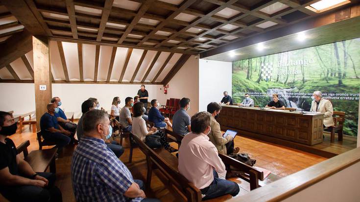 Baztan-Bidasoaldeko alkateekin bildu da Maria Chivite presidentea