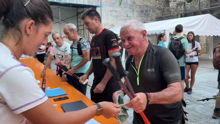 [BIDEOA] 572 parte hartzaile izan dira Aresoko Mendi Martxan