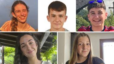 Unibertsitatera Sartzeko Probari buruz Lekaroz institutuko Lorea Agesta, Mattin Maritorena, Olaia Rementegi, Iradi Iratzoki eta Asier Barberenarekin