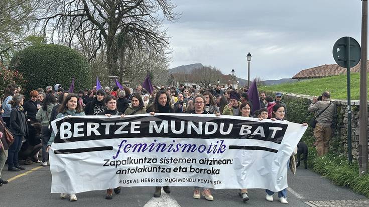 [ARGAZKIAK] Saran elkartu da Baztan-Bidasoko eta Xaretako mugimendu feminista