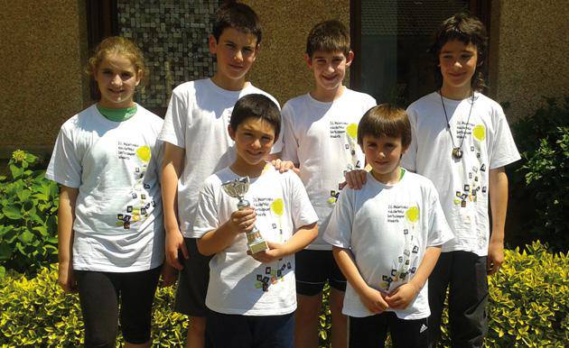 Sei sari eta aipamen eskuratu dituzte eskolako lagunek bertsopaper lehiaketan