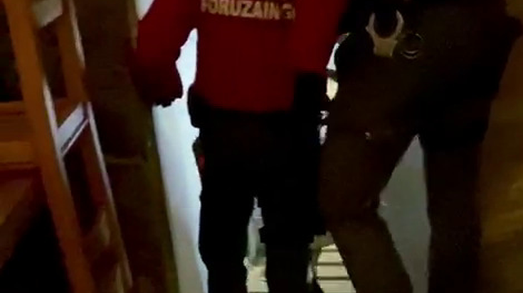 Foruzainek bart gauean ostatu bat hustu dute Beran eta 18 salaketa jarri dituzte jabearen eta bezeroen artean