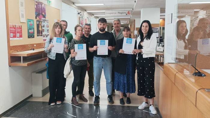 Nafarroako hezkuntza publikoak «behar duen ituna» aurkeztu dute sindikatuek