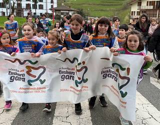 [ARGAZKIAK] Korrikari begira beroketa saioa egin dute Donamarian