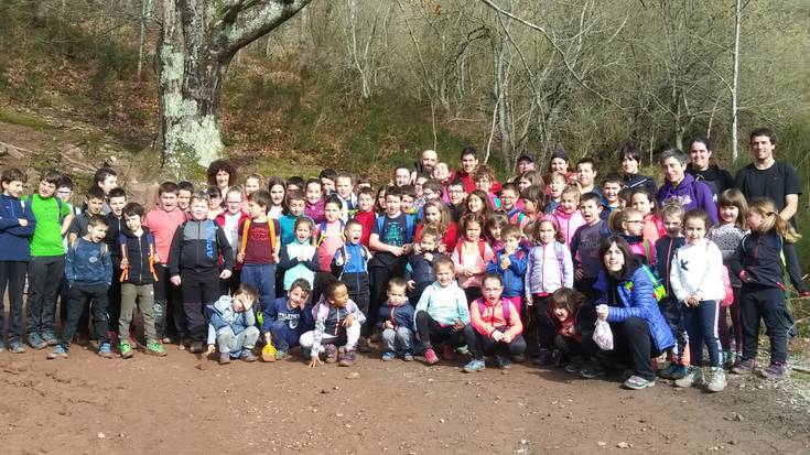30 gaztainondo eta gereziondo landatu dituzte Pulunpa eskolako ikasleek