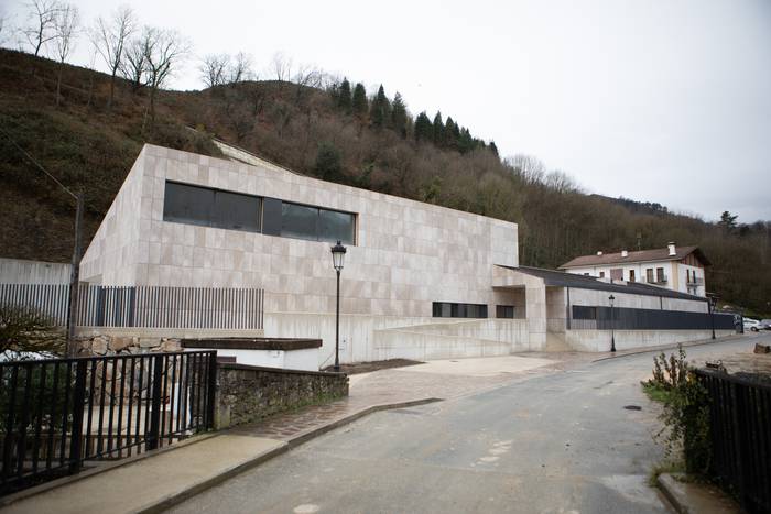 Iturengo Pulunpa eskola berria «behar bezala» inauguratuko dute bihar