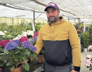 «Geroz eta gazte gehiago etortzen dira produktuak erostera»