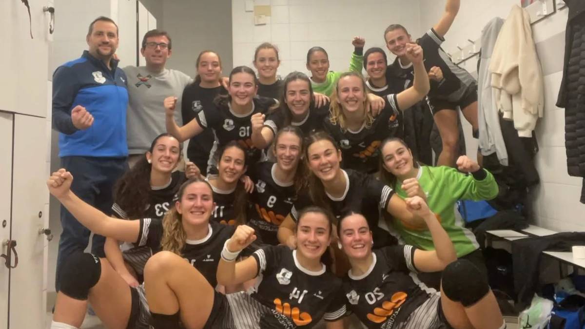 Sarako Izarra errugbi taldeak eta Errekako bi eskubaloi taldeek lider bukatuko dute urtea