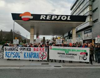 Urumealdeko makroproiektu eolikoen kontra elkartu dira Oiartzunen eta Hernanin