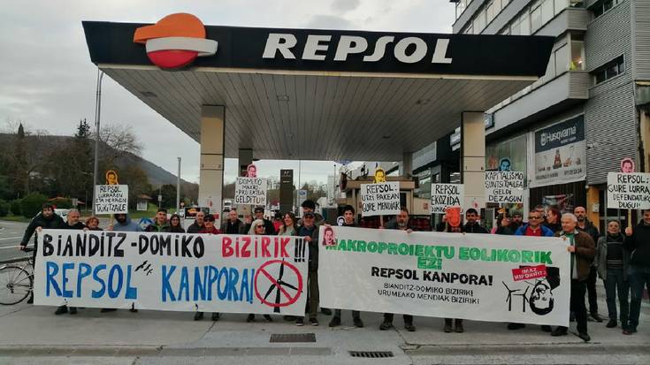 Urumealdeko makropriektu eolikoen kontra elkartu dira Oiartzunen eta Hernanin