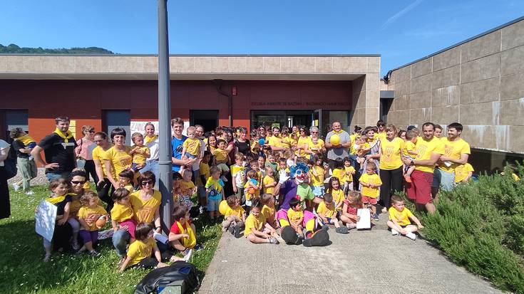 Haur Eskolei eta Aroztegiko erresistentziari babesa agertu die Porrotxek Baztanen