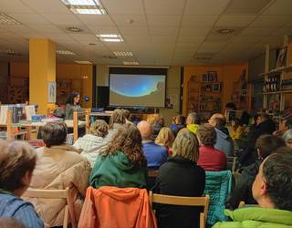 Eguraldiak lagundu ez badu ere, jendetza bildu du Elizondoko Astronomia gauak