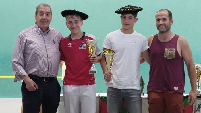 Errenteriako pilota txapelketan ere txapeldun izan da Erik Igoa etxalartarra