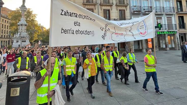 Hezkuntza publikoaren aldeko protestak eginen dituzte Beran, Elizondon eta Donezteben asteazkenean